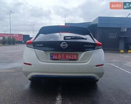 Білий Ніссан Ліф, об'ємом двигуна 0 л та пробігом 88 тис. км за 13800 $, фото 1 на Automoto.ua