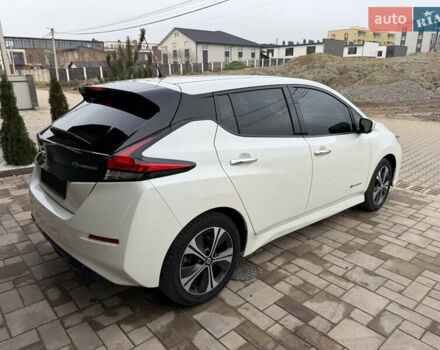 Білий Ніссан Ліф, об'ємом двигуна 0 л та пробігом 105 тис. км за 15100 $, фото 6 на Automoto.ua