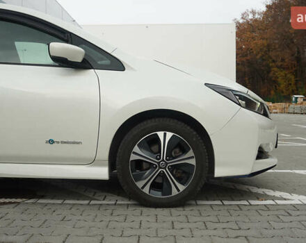 Белый Ниссан Лиф, объемом двигателя 0 л и пробегом 106 тыс. км за 16500 $, фото 4 на Automoto.ua