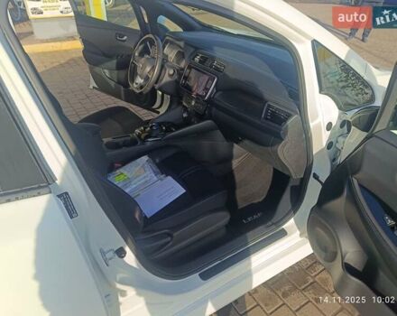 Білий Ніссан Ліф, об'ємом двигуна 0 л та пробігом 50 тис. км за 13500 $, фото 9 на Automoto.ua