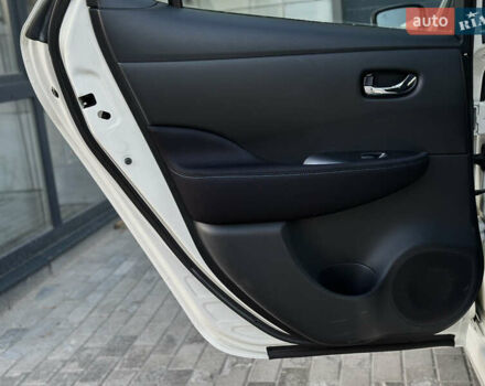 Белый Ниссан Лиф, объемом двигателя 0 л и пробегом 35 тыс. км за 12700 $, фото 39 на Automoto.ua