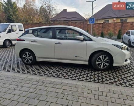 Белый Ниссан Лиф, объемом двигателя 0 л и пробегом 108 тыс. км за 10300 $, фото 9 на Automoto.ua