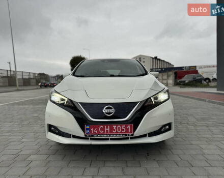 Белый Ниссан Лиф, объемом двигателя 0 л и пробегом 52 тыс. км за 13900 $, фото 4 на Automoto.ua