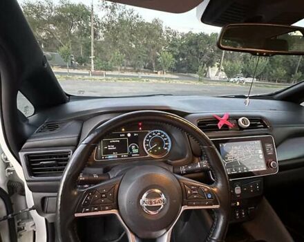 Білий Ніссан Ліф, об'ємом двигуна 0 л та пробігом 83 тис. км за 14000 $, фото 3 на Automoto.ua