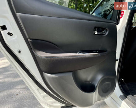 Білий Ніссан Ліф, об'ємом двигуна 0 л та пробігом 22 тис. км за 15000 $, фото 22 на Automoto.ua