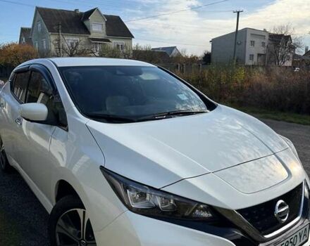 Білий Ніссан Ліф, об'ємом двигуна 0 л та пробігом 118 тис. км за 15000 $, фото 3 на Automoto.ua