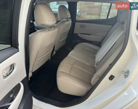 Белый Ниссан Лиф, объемом двигателя 0 л и пробегом 47 тыс. км за 17000 $, фото 14 на Automoto.ua