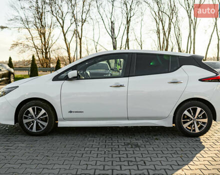 Белый Ниссан Лиф, объемом двигателя 0 л и пробегом 49 тыс. км за 13750 $, фото 12 на Automoto.ua