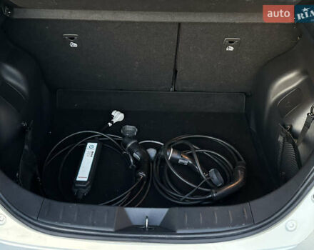 Белый Ниссан Лиф, объемом двигателя 0 л и пробегом 35 тыс. км за 12700 $, фото 24 на Automoto.ua