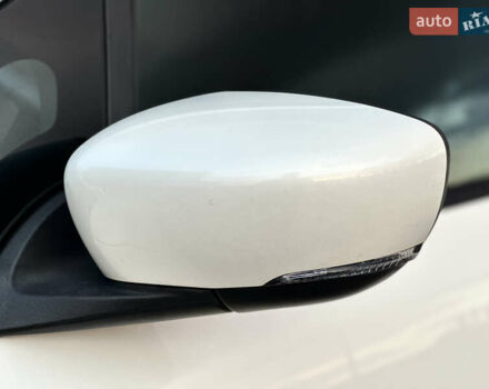 Белый Ниссан Лиф, объемом двигателя 0 л и пробегом 35 тыс. км за 12700 $, фото 16 на Automoto.ua