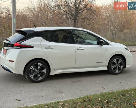 Белый Ниссан Лиф, объемом двигателя 0 л и пробегом 97 тыс. км за 12999 $, фото 5 на Automoto.ua