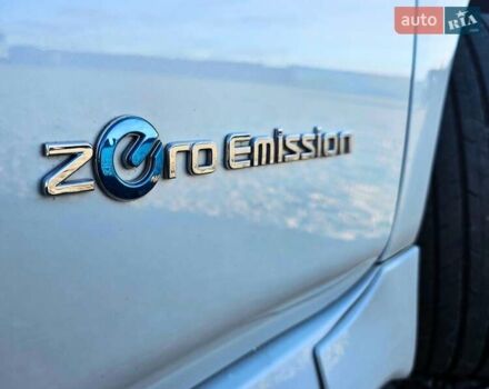 Білий Ніссан Ліф, об'ємом двигуна 0 л та пробігом 71 тис. км за 13700 $, фото 4 на Automoto.ua