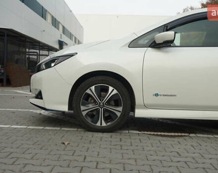 Белый Ниссан Лиф, объемом двигателя 0 л и пробегом 106 тыс. км за 16500 $, фото 11 на Automoto.ua