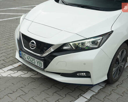 Белый Ниссан Лиф, объемом двигателя 0 л и пробегом 106 тыс. км за 16500 $, фото 5 на Automoto.ua