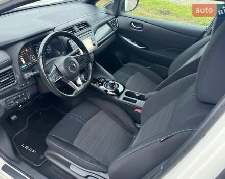 Білий Ніссан Ліф, об'ємом двигуна 0 л та пробігом 90 тис. км за 11700 $, фото 9 на Automoto.ua