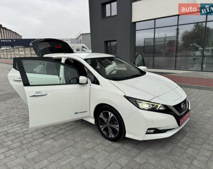 Белый Ниссан Лиф, объемом двигателя 0 л и пробегом 52 тыс. км за 13900 $, фото 16 на Automoto.ua