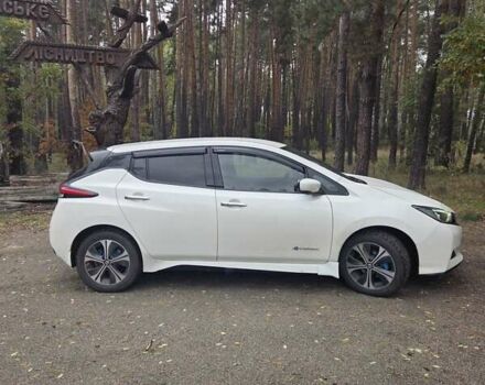 Белый Ниссан Лиф, объемом двигателя 0 л и пробегом 270 тыс. км за 13500 $, фото 5 на Automoto.ua