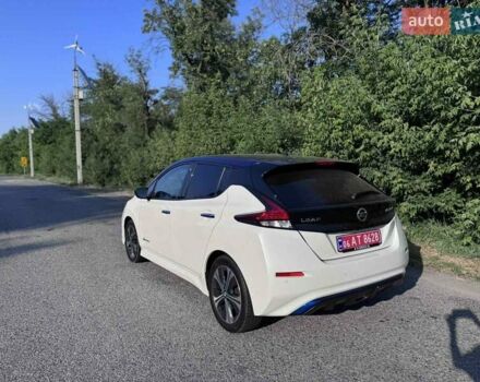 Білий Ніссан Ліф, об'ємом двигуна 0 л та пробігом 88 тис. км за 13800 $, фото 4 на Automoto.ua