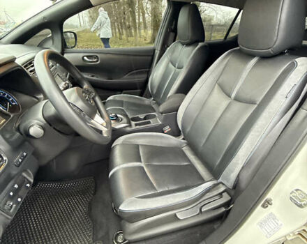 Белый Ниссан Лиф, объемом двигателя 0 л и пробегом 58 тыс. км за 13500 $, фото 24 на Automoto.ua