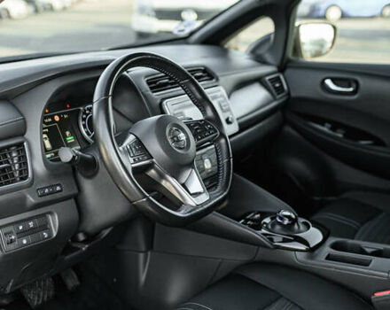 Белый Ниссан Лиф, объемом двигателя 0 л и пробегом 49 тыс. км за 13750 $, фото 15 на Automoto.ua