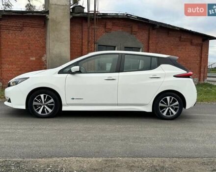 Білий Ніссан Ліф, об'ємом двигуна 0 л та пробігом 90 тис. км за 11700 $, фото 1 на Automoto.ua