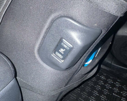 Белый Ниссан Лиф, объемом двигателя 0 л и пробегом 65 тыс. км за 13200 $, фото 16 на Automoto.ua