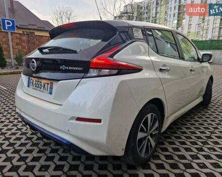 Белый Ниссан Лиф, объемом двигателя 0 л и пробегом 108 тыс. км за 10300 $, фото 5 на Automoto.ua