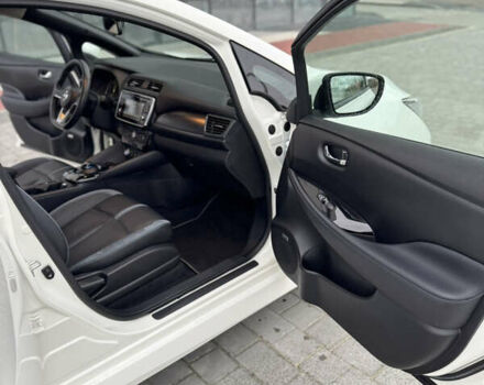 Белый Ниссан Лиф, объемом двигателя 0 л и пробегом 52 тыс. км за 13900 $, фото 22 на Automoto.ua