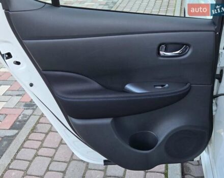 Білий Ніссан Ліф, об'ємом двигуна 0 л та пробігом 15 тис. км за 13400 $, фото 36 на Automoto.ua