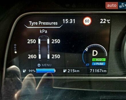 Білий Ніссан Ліф, об'ємом двигуна 0 л та пробігом 71 тис. км за 13700 $, фото 19 на Automoto.ua