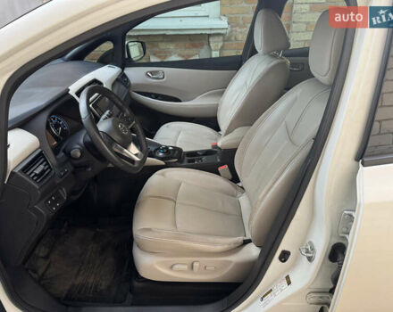 Белый Ниссан Лиф, объемом двигателя 0 л и пробегом 47 тыс. км за 17000 $, фото 9 на Automoto.ua