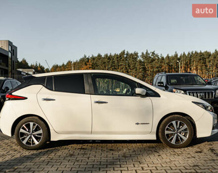 Белый Ниссан Лиф, объемом двигателя 0 л и пробегом 49 тыс. км за 13750 $, фото 14 на Automoto.ua