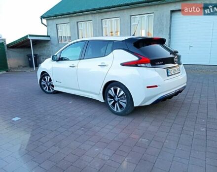 Белый Ниссан Лиф, объемом двигателя 0 л и пробегом 230 тыс. км за 11900 $, фото 6 на Automoto.ua