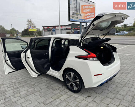 Белый Ниссан Лиф, объемом двигателя 0 л и пробегом 52 тыс. км за 13900 $, фото 19 на Automoto.ua