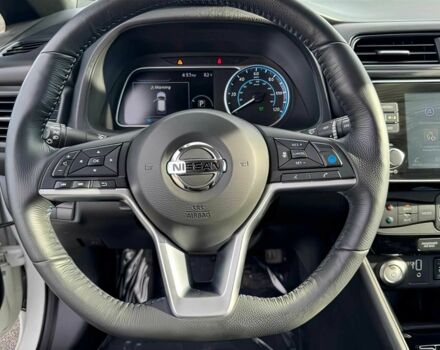 Белый Ниссан Лиф, объемом двигателя 0 л и пробегом 49 тыс. км за 9500 $, фото 10 на Automoto.ua