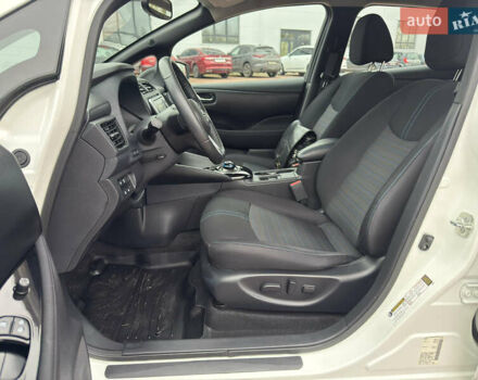 Белый Ниссан Лиф, объемом двигателя 0 л и пробегом 30 тыс. км за 15300 $, фото 13 на Automoto.ua