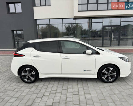 Белый Ниссан Лиф, объемом двигателя 0 л и пробегом 52 тыс. км за 13900 $, фото 6 на Automoto.ua