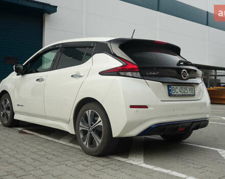 Белый Ниссан Лиф, объемом двигателя 0 л и пробегом 106 тыс. км за 16500 $, фото 8 на Automoto.ua