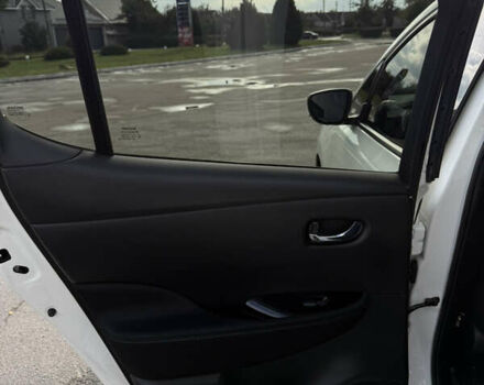 Белый Ниссан Лиф, объемом двигателя 0 л и пробегом 149 тыс. км за 15500 $, фото 15 на Automoto.ua