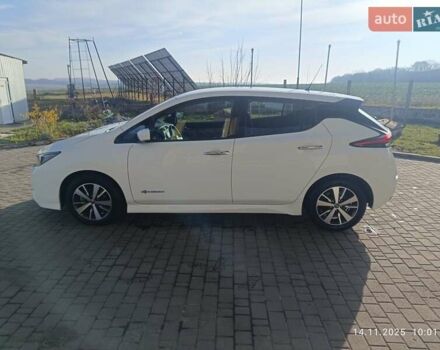 Білий Ніссан Ліф, об'ємом двигуна 0 л та пробігом 50 тис. км за 13500 $, фото 5 на Automoto.ua