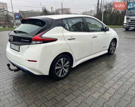 Белый Ниссан Лиф, объемом двигателя 0 л и пробегом 108 тыс. км за 11200 $, фото 5 на Automoto.ua