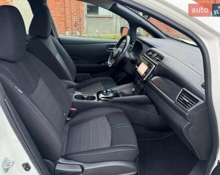 Білий Ніссан Ліф, об'ємом двигуна 0 л та пробігом 90 тис. км за 11700 $, фото 7 на Automoto.ua