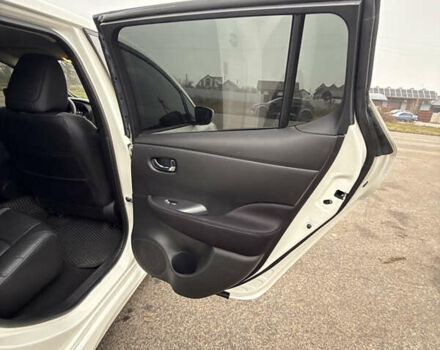 Белый Ниссан Лиф, объемом двигателя 0 л и пробегом 58 тыс. км за 13500 $, фото 32 на Automoto.ua