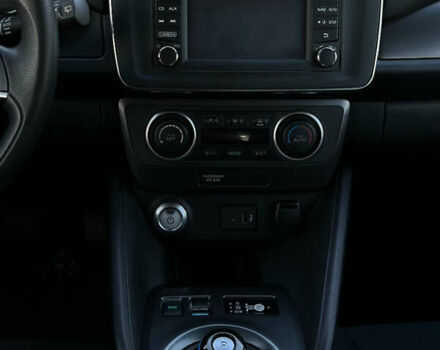 Белый Ниссан Лиф, объемом двигателя 0 л и пробегом 35 тыс. км за 12700 $, фото 44 на Automoto.ua