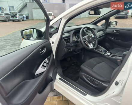 Белый Ниссан Лиф, объемом двигателя 0 л и пробегом 30 тыс. км за 15300 $, фото 12 на Automoto.ua