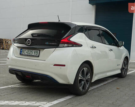 Белый Ниссан Лиф, объемом двигателя 0 л и пробегом 106 тыс. км за 16500 $, фото 7 на Automoto.ua