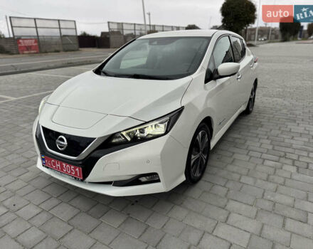 Белый Ниссан Лиф, объемом двигателя 0 л и пробегом 52 тыс. км за 13900 $, фото 1 на Automoto.ua