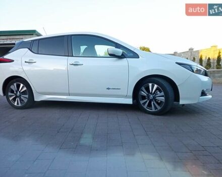 Белый Ниссан Лиф, объемом двигателя 0 л и пробегом 230 тыс. км за 11900 $, фото 1 на Automoto.ua