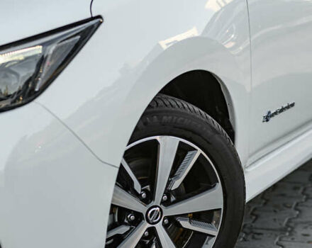 Белый Ниссан Лиф, объемом двигателя 0 л и пробегом 49 тыс. км за 13750 $, фото 7 на Automoto.ua