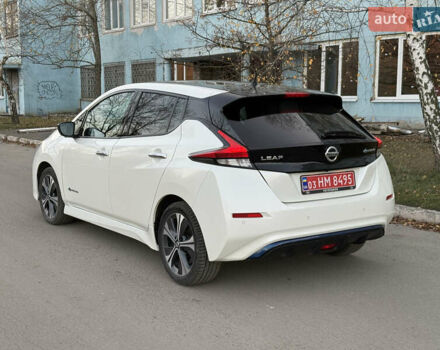 Белый Ниссан Лиф, объемом двигателя 0 л и пробегом 97 тыс. км за 12999 $, фото 3 на Automoto.ua